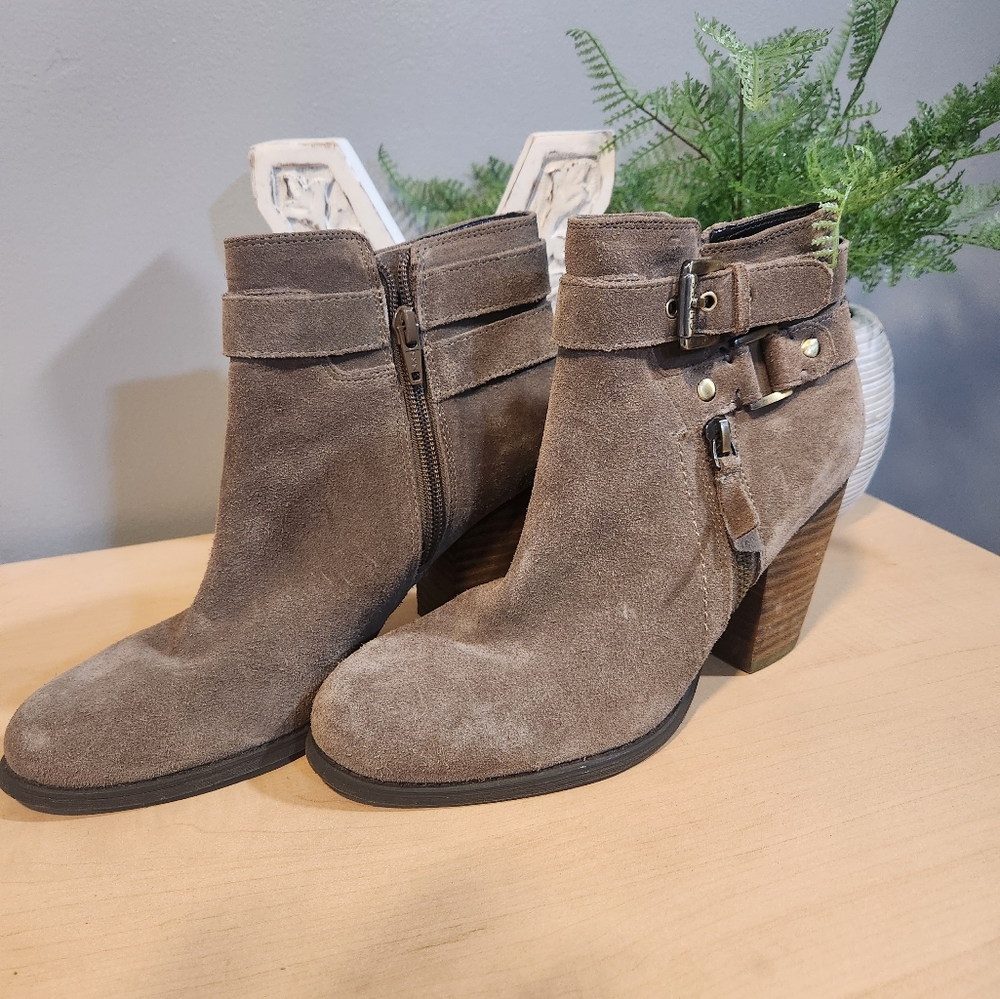 Guess Booties - Picture 2 of 5